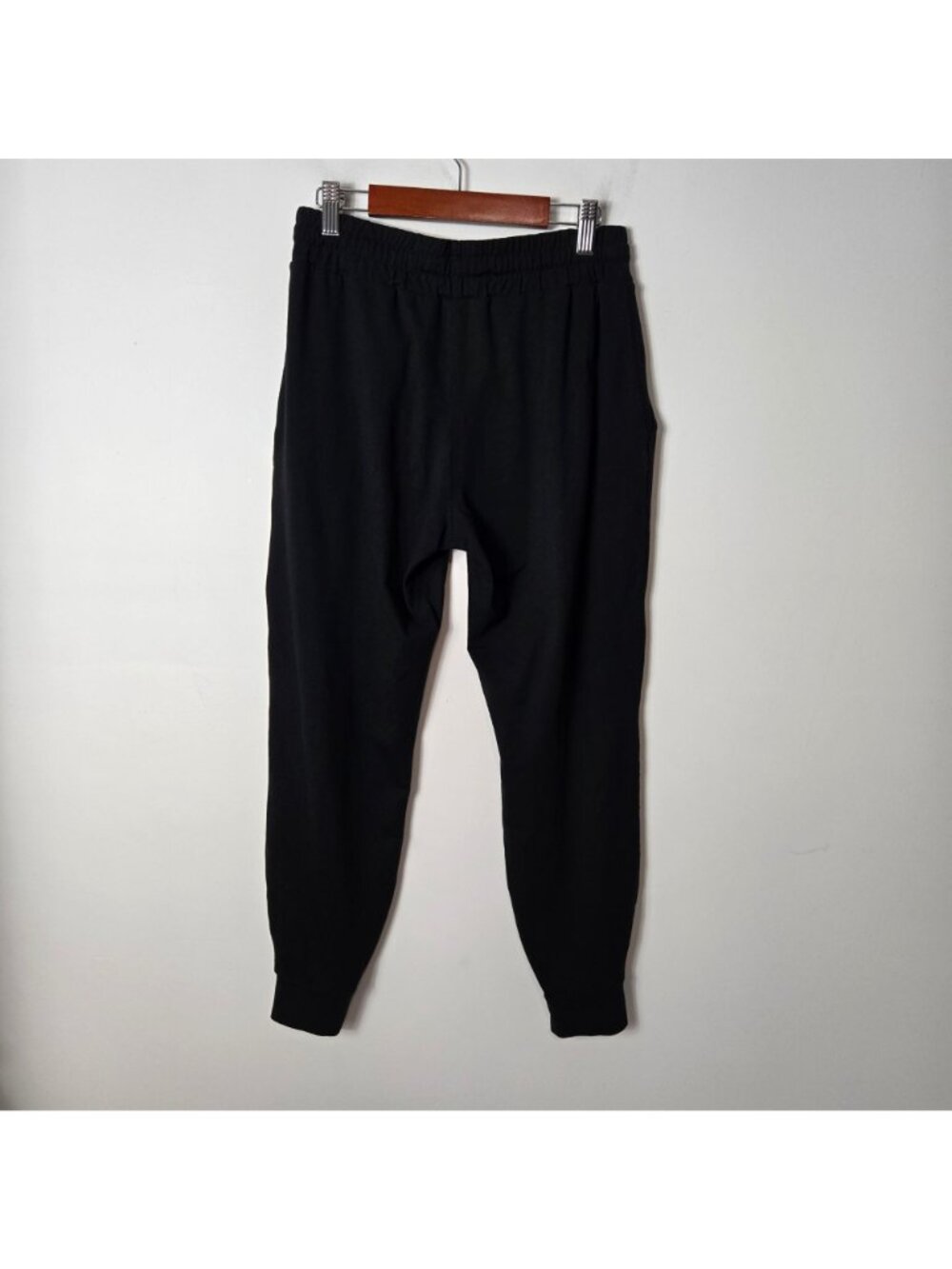 Vuori Women's Size XS Performance Jogger Black Pants Athletic Gym - Picture 2 of 8